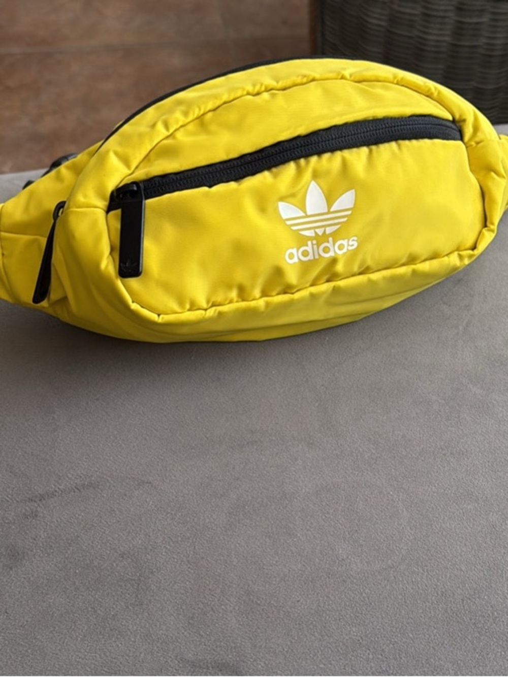 adidas Yellow Trefoil Belt Bag with Black Zipper NWOT